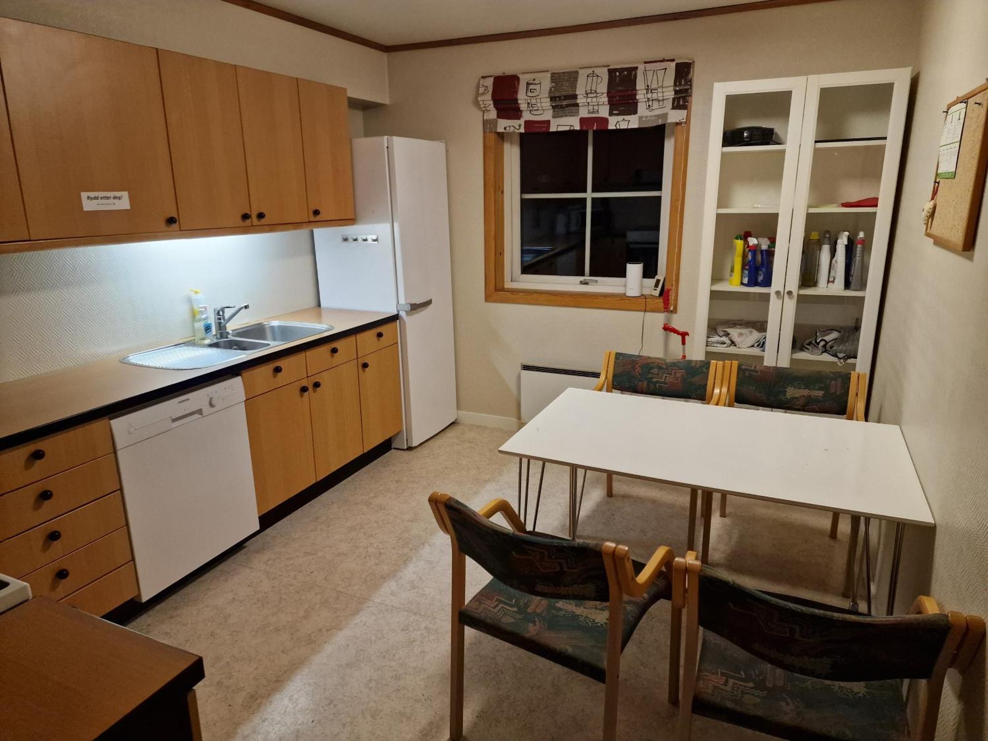 Rom Sentralt I Sogndal Hostel Ngoại thất bức ảnh