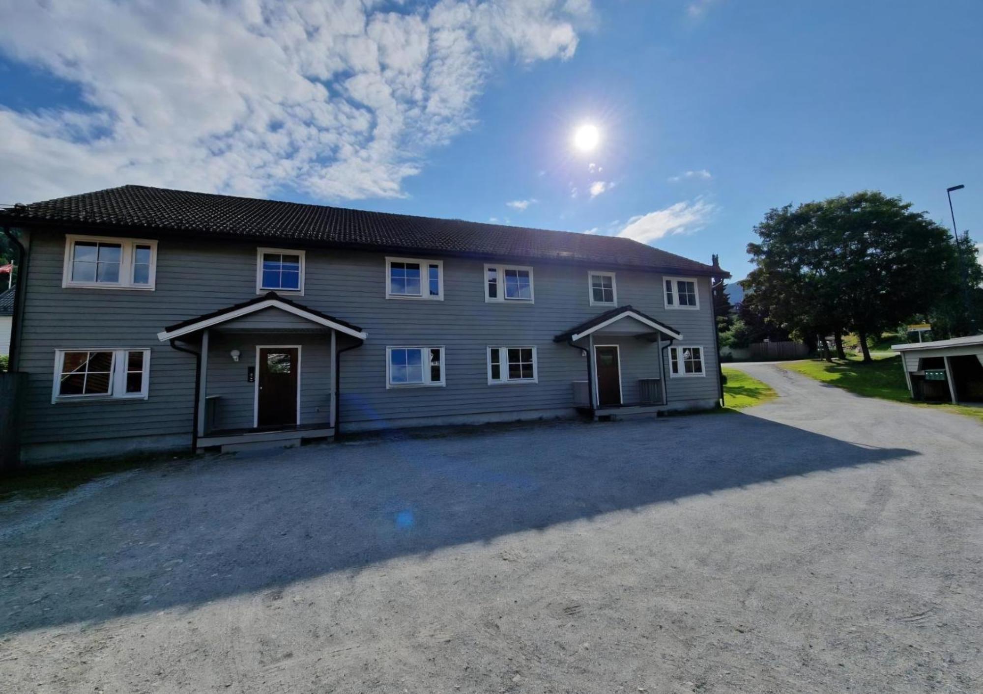 Rom Sentralt I Sogndal Hostel Ngoại thất bức ảnh